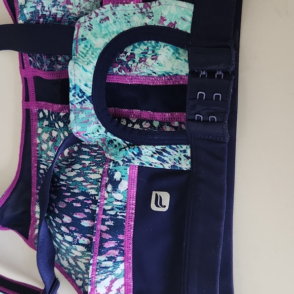 Fabletics $8 - Picture 5 of 5